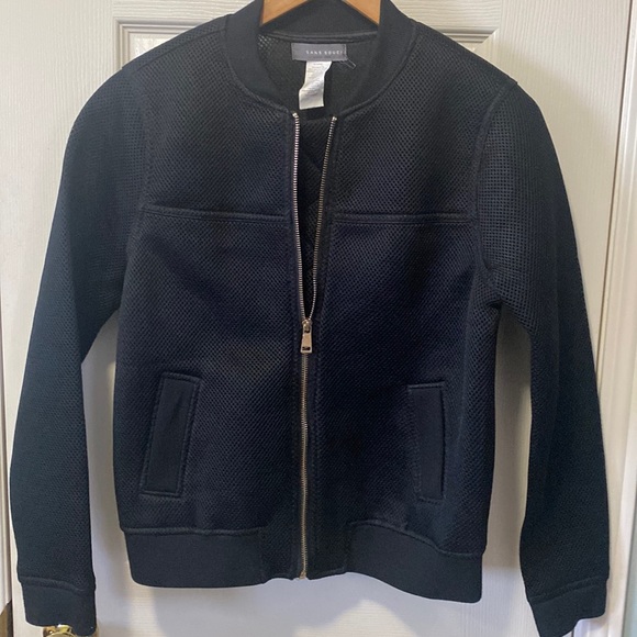 Bringing fashion out - Picture 1 of 7